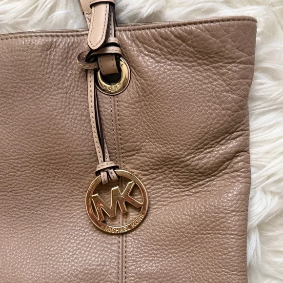 Micheal Kors Tan Leather Tote Medium Size Purse - Picture 3 of 10